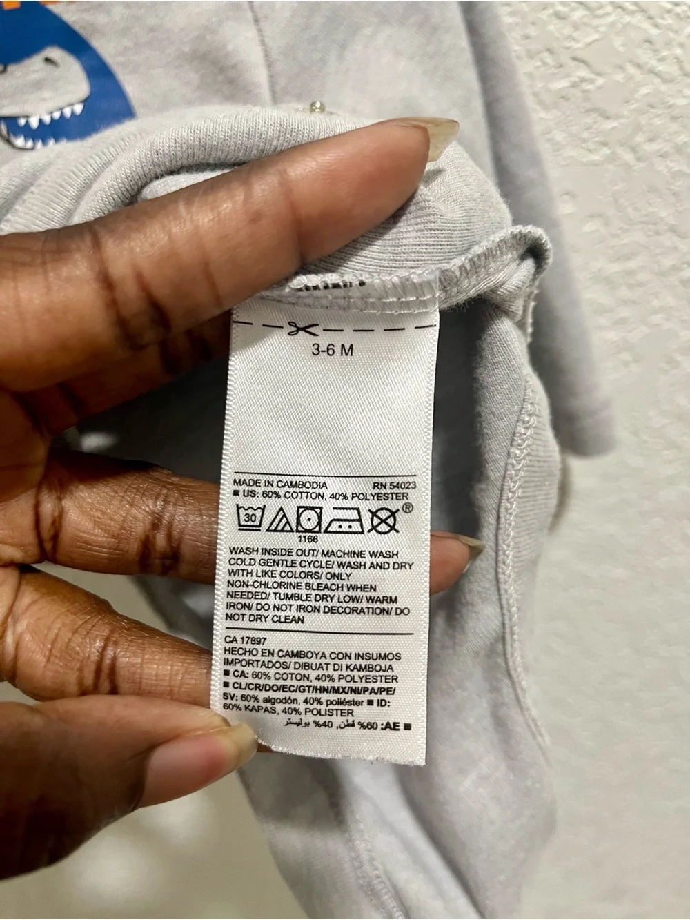 Old Navy grey pullover neckline